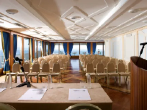 ホテル ロイヤル コンチネンタル ナポリのホテル