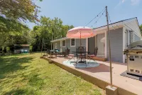 Sunset Alley Cottage - Cozy 3-bedroom cottage with WiFi, AC in charming Beulah
