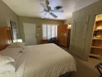 🌸Room 2️⃣ in Downtown Palm Springs in a charming 1939 seven room’ boutique hotel