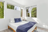 Vhagar's Valyria's Vista Hotels in Capitol Hill