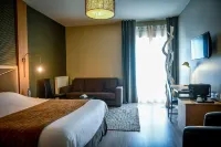 Chateau du Clos de la Ribaudiere Hotels in Шассней-дю-Пуату
