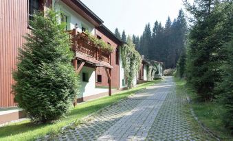 Retreat with Sauna, Hot Tub