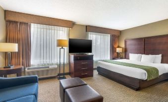 Comfort Suites Wilmington Near Downtown