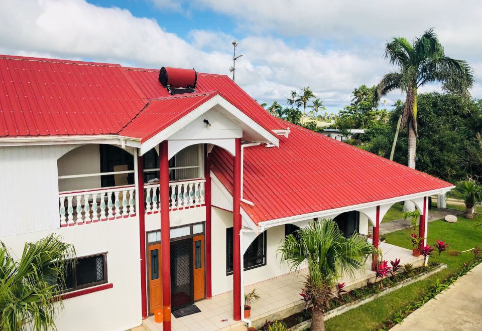 3. 퉁가 홀리데이 ..