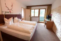 Hotel Hubertus Hotels in Lech
