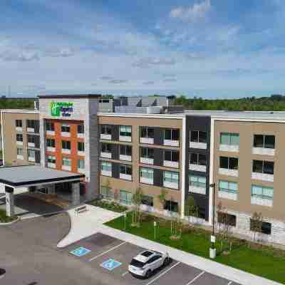 Holiday Inn Express & Suites WELLAND by IHG Hotel Exterior