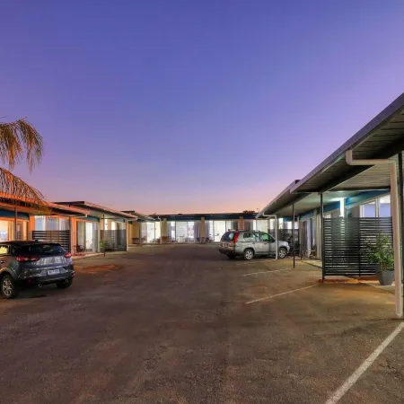 Hilltop Motel