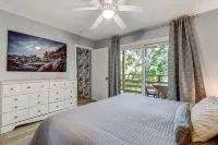 5D Amelia Landings Condo