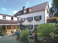 Arrivel Hotel am Bergson Отели рядом с достопримечательностью «Пазинг-Оберменцинг»
