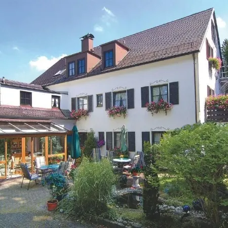Arrivel Hotel am Bergson Отели рядом с достопримечательностью «Пазинг-Оберменцинг»