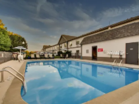 Greenfield Inn & Suites Owensboro, KY Airport Hotels in Owensboro