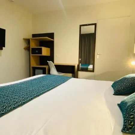 Hotel Martinez Grenay