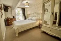 Plas Dolguog Hotels in Pennal