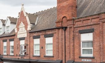 Dusties Hotel
