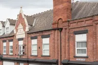 Dusties Hotel Hotels near Herringthorpe Valley Park