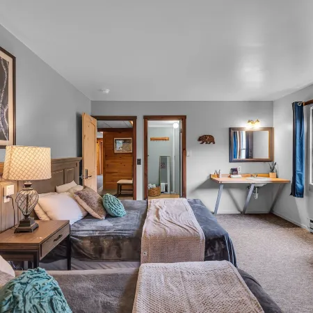 Timberline Lodge, Downtown Ellicottville - Near Ski Resort