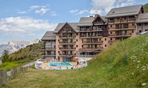 بيير آند فكانسيز رزيدانس لو تابور