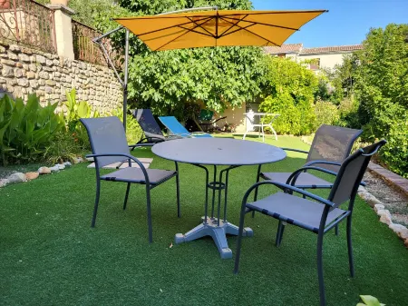 Les Parfums du Midi Отели в г. Русон