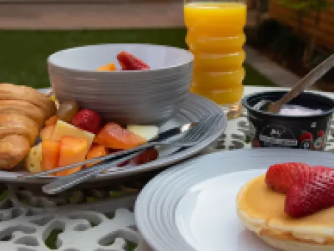 Camelot Guest House & Apartments Hotels in Southern DC