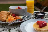 Camelot Guest House & Apartments Hotels in Potchefstroom