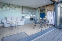 Brandy Cove - 1 Bed Cabin - Landimore Hotels in Llangennith, Llanmadoc and Cheriton