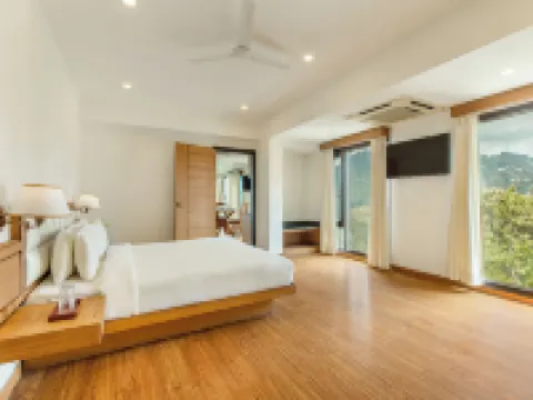 Country Inn Premier Pacific Mall Road Mussoorie Hotels in Mussoorie