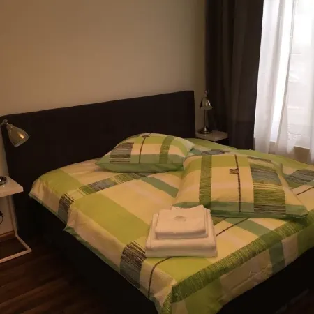 Elbsandstein Apartments Altstadt Отели рядом с достопримечательностью «Церковь Святого Андрея»
