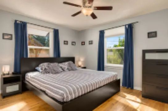 Seattle Vacation Home: the Autobahn