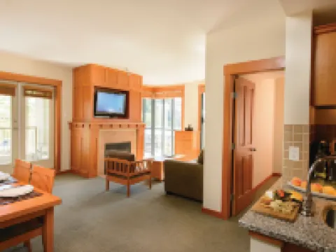 Pan Pacific Whistler Mountainside Hotels in Whistler