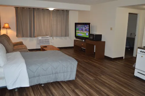 A1 Motel and Campground - 2 ดาว