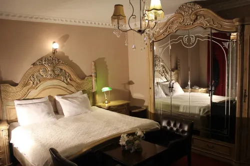Hotel Adria - บริการรถรับส่ง