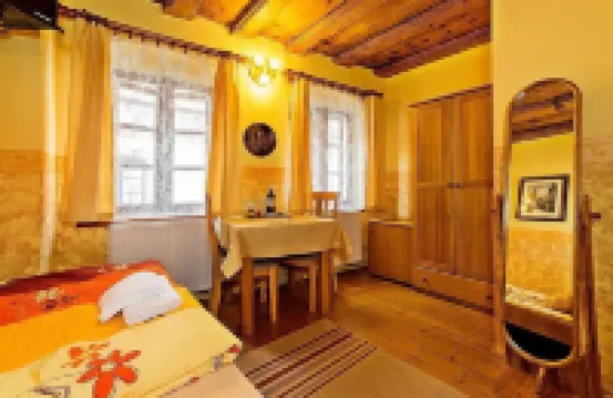 Ubytování Zámecké Schody โรงแรมใกล้Church of St Jošt