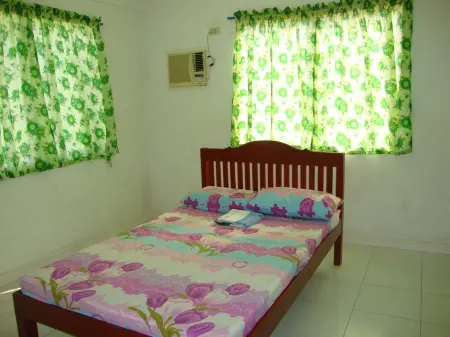 Luzmin BH - White House Отели рядом с достопримечательностью «Oslob Cemetery»