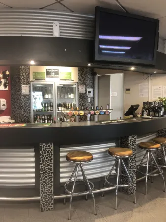 Tinwald Motels Отели в г. Ашбертон