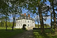 Domaine du Roncemay - Hôtel, Restaurants, Spa & Golf 욘 호텔