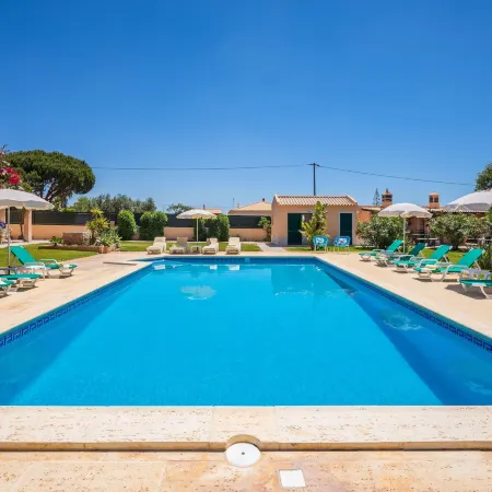 Apartamentos Monte Dos Avós, Albufeira by AlgarveBlossom