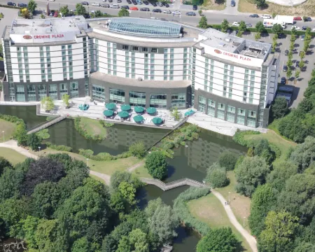 Crowne Plaza BRUSSELS AIRPORT by IHG ザヴェンテムのホテル