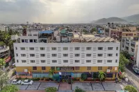 Quality Inn Bez Krishnaa 돈다파리시 호텔