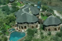 Eagle Tented Lodge & Spa - Pools