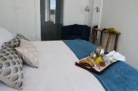 Entre Vinhas & Mar Hotels in Amoreira