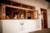 Queens Arms Hotel Các khách sạn ở 