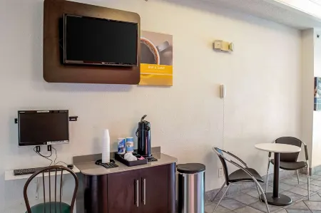 Motel 6 Seymour, in - North