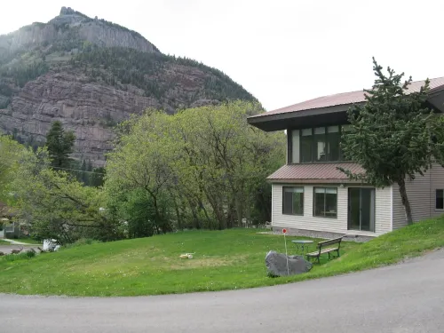 Spacious 2-Bedroom  Private Home in Ouray, the Switzerland of America