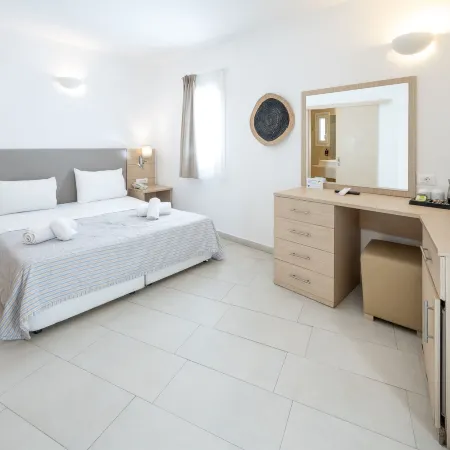Orizontes Hotel Santorini Отели рядом с достопримечательностью «Порт Санторини»
