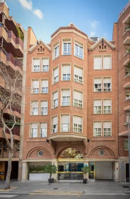 Small Luxury Hotels of the World - Gran Derby Suite Hotellit kohteessa Les Corts