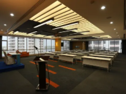 ริเวอร์ไรน์เพลส โฮเทล แอนด์ เรสซิเดนซ์ โรงแรมในนนทบุรี