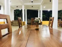 AliKele Hotel & Resort Hotels in Inamaluwa