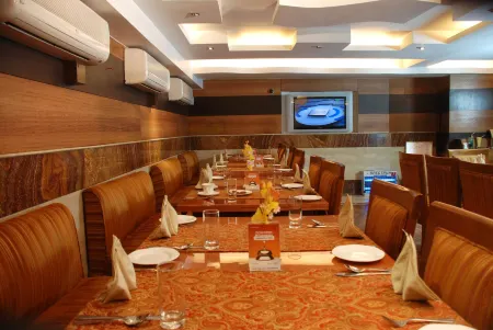 Pan Asia Continental Отели рядом с достопримечательностью «Сейнт Джон Черч»