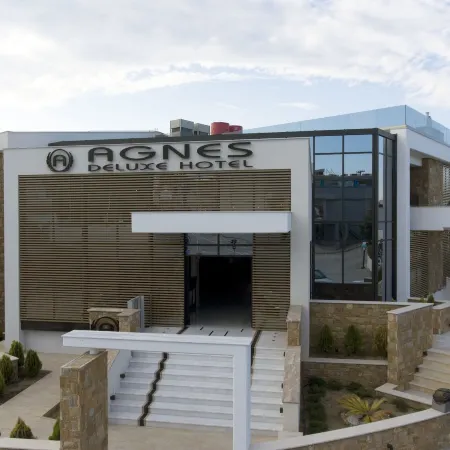 Agnes Deluxe Hotel