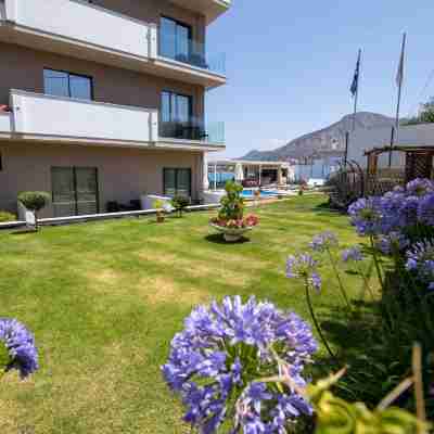 Aianteion Bay Luxury Hotel & Suites Hotel Exterior